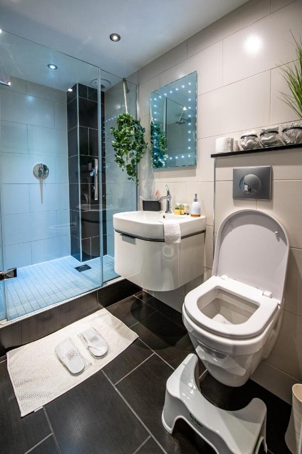 Jay'S Apartment Абердин Экстерьер фото